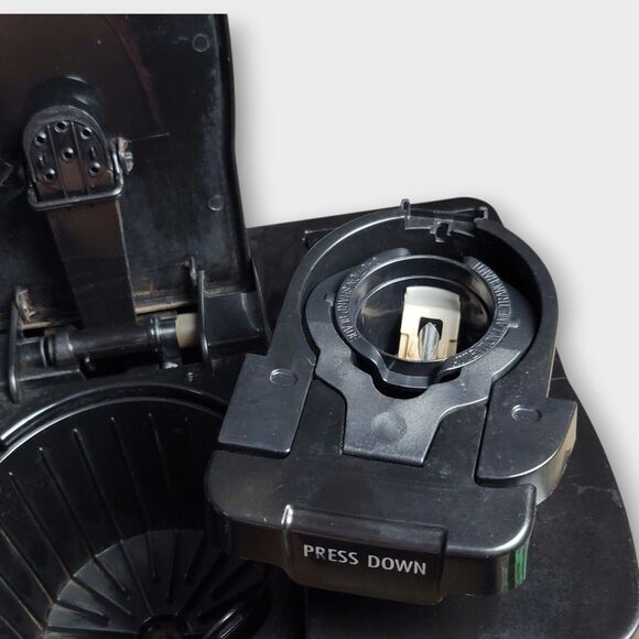 Hamilton Beach 2-Way FlexBrew Coffee Machine Maker Brew Station Model 49983 - Picture 9 of 10